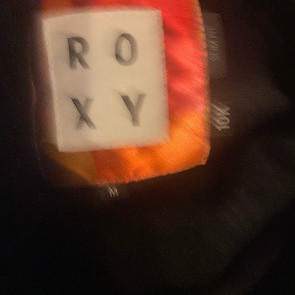 Women’s Roxy snowboarding pants. - Picture 2 of 3